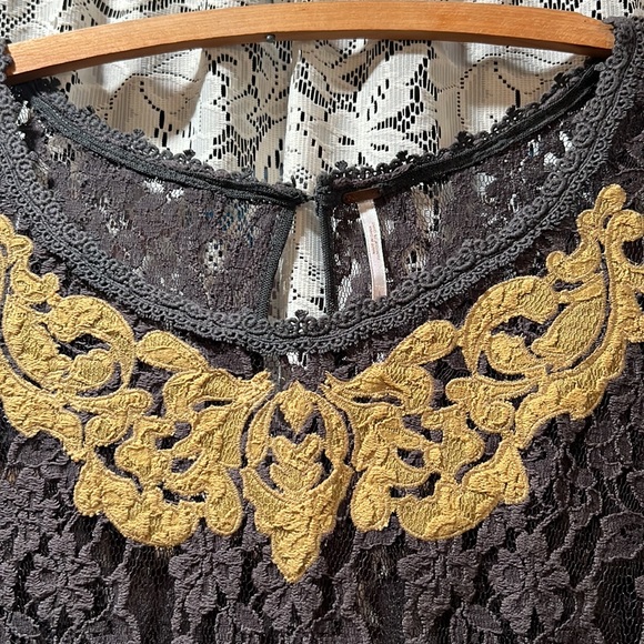 Free People Lace Peplum Top Charcoal w/Mustard Appliqué Size Large - Picture 2 of 4